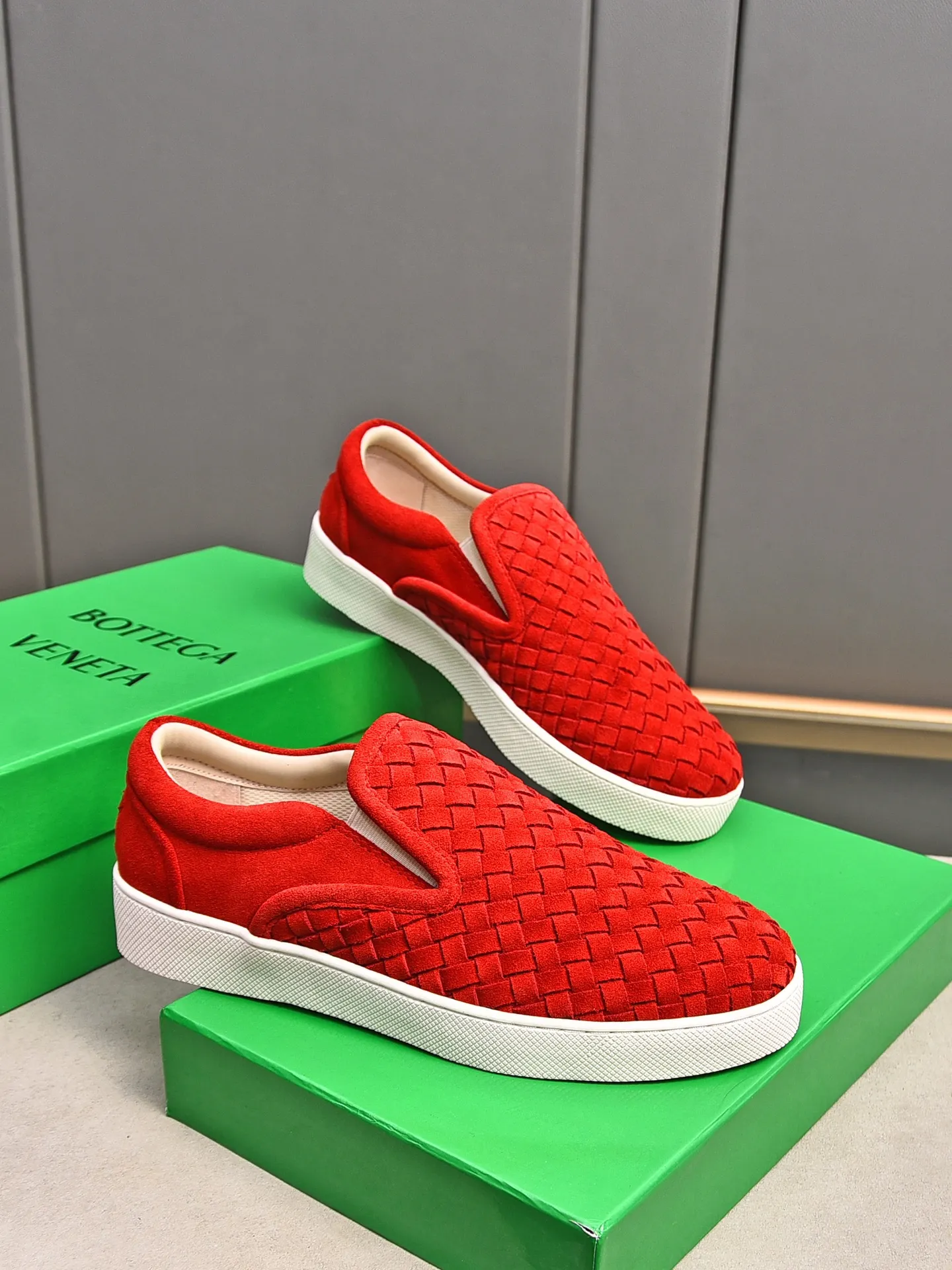 Men's shoes 💰460 [Sleeves series] BOTTEG* VENET* - high-end boutique Size: 38-44 (45 customized) BV new product, first-layer cowhide artificially woven classic style harmoniously blends with contemporary fashion temperament, rubber soles are light and flexible, water-dyed sheepskin pads! [Taobao, Tmall, and live streaming are the first choices]